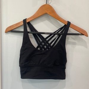 Black Lululemon sports bra